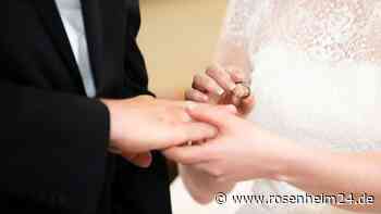 Brautpaar entdeckt während romantischer Gondelfahrt toten Mann