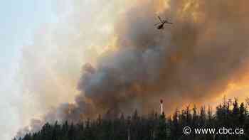 Thousands flee Jasper National Park as wildfire threatens township, prompts highway closures