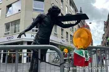 Standbeeld ‘Dorre De Bakker’ moet opnieuw hersteld worden na aanrijding