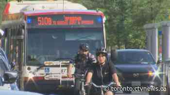 City eyeing bus lane for Spadina after ride times triple