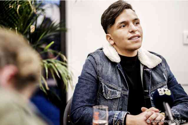 Bekende rapper Soufiane Eddyani opnieuw in gevangenis omdat hij elektronische enkelband had doorgeknipt: aanklager eist vijf jaar cel wegens verkrachting minderjarige meisjes