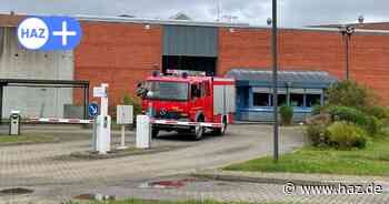 Fluchtversuch aus Sehnder Gefängnis? Insasse verfängt sich im Zaun der JVA bei Hannover