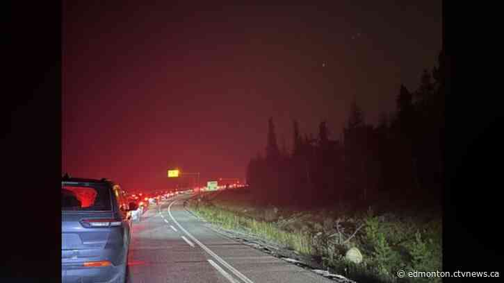 Jasper evacuees forced into B.C. to flee fires told to make U-turn to Alberta for aid