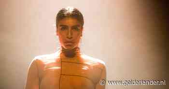 Niet Joost Klein, maar deze Rotterdamse zangeres scoort het best over de landsgrenzen