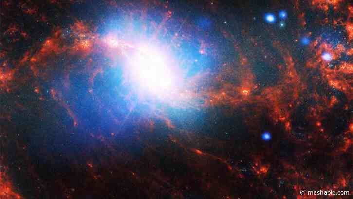 NASA shares 25 jaw-dropping space images from Chandra X-ray Observatory
