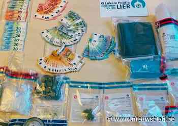 Man (66) staat terecht voor jarenlange drugshandel vanuit zijn flat: “Er was in zijn brievenbus een draadloze bel aangebracht die alleen door klanten werd gebruikt”