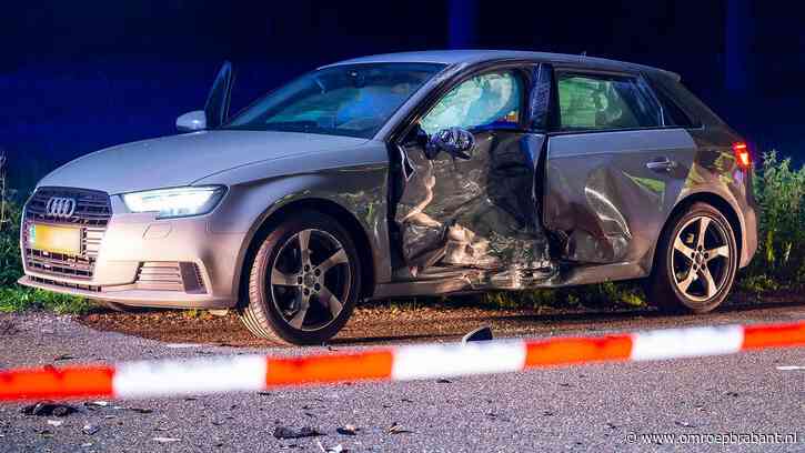 Motorrijder die op de zijkant van een auto botste is overleden