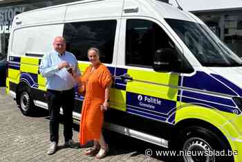 PZ Grensleie verwelkomt nieuwe bureelwagen, eerste voertuig met Battenburgmarkering