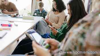 Broward County school board votes to restrict cellphones, ban headphones in class
