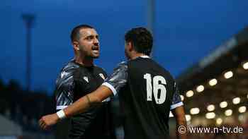 Mit 730 Zuschauern ausverkauft: Absurde Idee führt Thekentruppe bis in den Europapokal