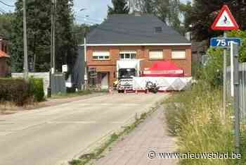 Motorrijder (33) sterft bij crash tegen vrachtwagen: “Hij was even voordien weggevlucht voor de politie”