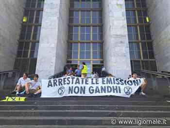 "Evitiamo l'accompagnamento coatto". Attivisti per l'ambiente occupano il tribunale