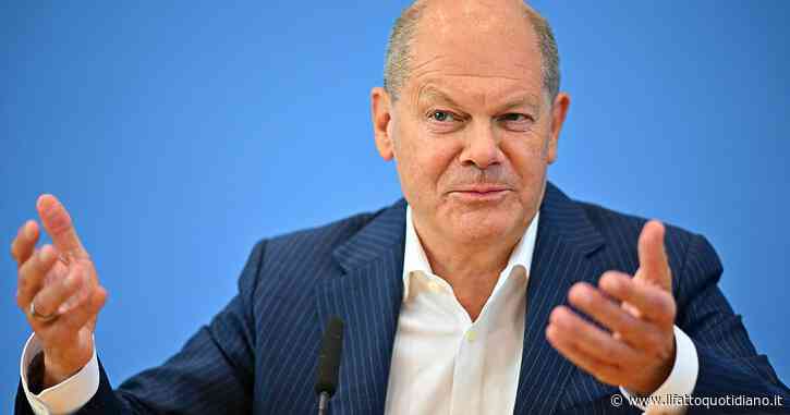 Germania, Olaf Scholz punta al secondo mandato: “Mi ricandiderò cancelliere”. Ma i sondaggi lo danno in picchiata