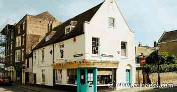 The Evolving Efficiency of Bitcoin Markets