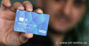 Bezahlkarte für Geflüchtete: Pauschaler Geldbetrag rechtswidrig