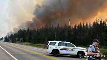 Flames now 5 km from Jasper townsite as 'aggressive' wildfires burn