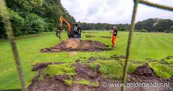 Voetbalclubs tobben jaren met onbespeelbaar veld: ‘Het is óf keihard, óf het regenwater zakt niet weg’