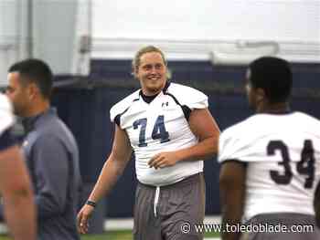 NFL player, team donate $10,000 to Monac Elementary