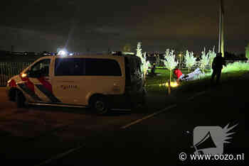 Automobilist komt tot stilstand in sloot