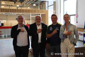 Middelkerke steunt Blue Heart Campaign tegen kinderhandel:Silt in blauw licht