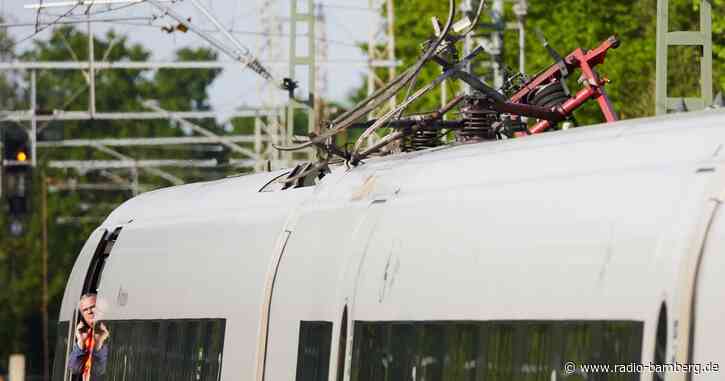 750 Passagiere saßen etwa drei Stunden in Zügen fest