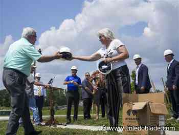 Oregon celebrates new homes coming to city's town center