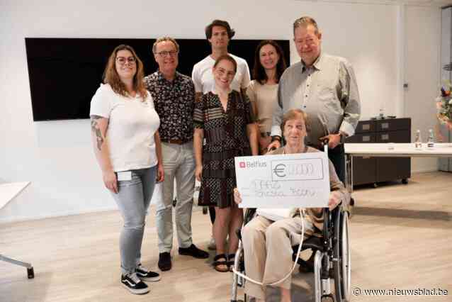 Teresia Boon viert 90ste verjaardag met gulle donatie aan Heilig Hart ziekenhuis Lier: “Mijn kinderen zijn hier allemaal geboren”