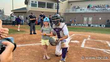 Saskatoon girl robbed at lemonade stand finds sweet success at baseball game
