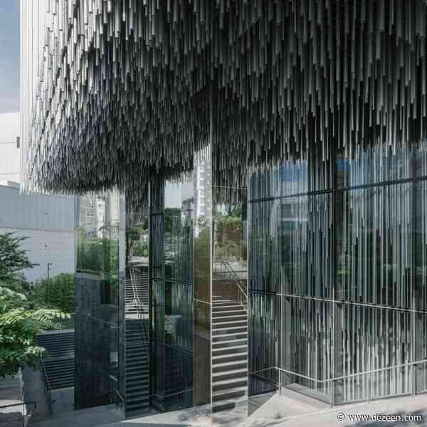 Kengo Kuma shrouds Seoul museum in cascading aluminium pipes