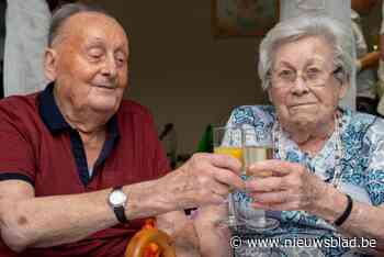Victor (99) en Julia (98) vieren hun 75ste huwelijksverjaardag: “Ruziemaken is normaal, maar je moet het altijd weer bijleggen”