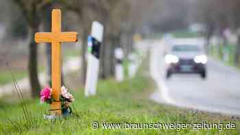 Auto wird in zwei Teile zerrissen – Mann stirbt bei Unfall