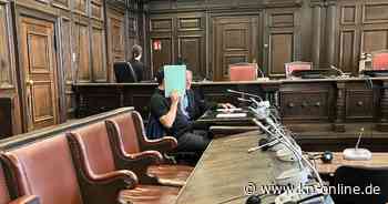 Vater und Onkel tot - Angeklagter: Habe zugestochen