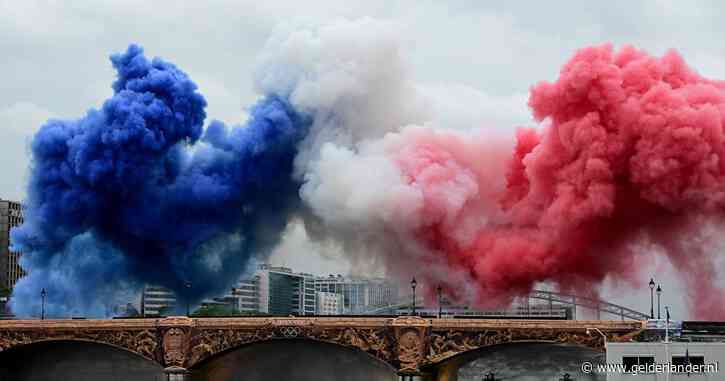 LIVE OS 2024 | Eerste boten met atleten onderweg naar Eiffeltoren, Lady Gaga steelt de show langs de Seine