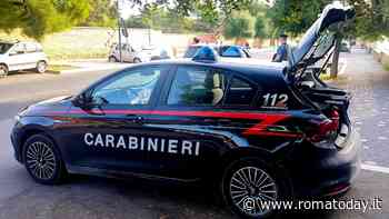 Incidente sul litorale, travolto da pirata della strada: scooterista in pericolo di vita