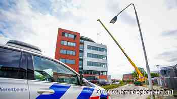 112-nieuws: drugslab-spullen uit gebouw gehesen • auto in sloot naast A50