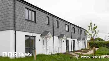 New homes replace 15 ruined by 'concrete cancer'