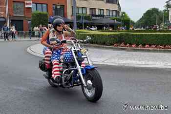 Harleys laten motoren brullen in de binnenstad van Leopoldsburg