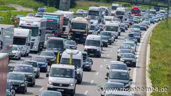 Ferienbeginn in Bayern: Verkehrschaos auf Straßen und Flughäfen erwartet