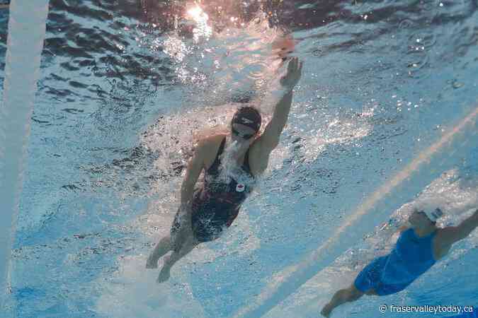 Canadian swimmers advance out of heats, fencer defeated in quarters on Day 1 in Paris