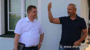 „Verschandelt unsere Heimat“: Willertshausener machen ihrem Ärger wegen des Solarparks Pfettrach Luft