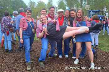 Jong en oud trekt boerenkiel aan op knallende editie van ‘Boer zoekt Bier’-festival
