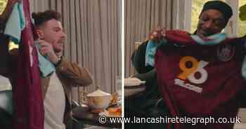 Jordan North gifts Snoop Dogg Burnley FC shirt in interview