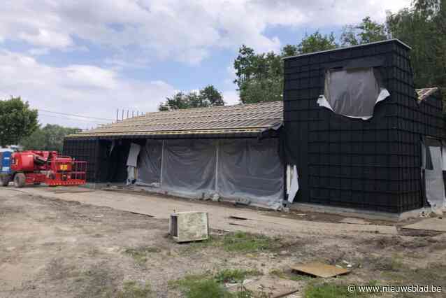 “Veel geld verbrast aan megalomaan project en nu schooien bij bevolking voor huisraad”: kritiek op inzameling tweedehands huisraad