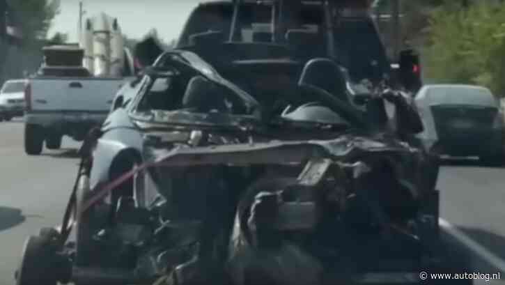 Porsche 911 Turbo cabrio crasht met ruim 300 op de klok