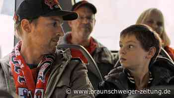 „Wochenendrebellen“ stürmen Schöninger Schlosshof