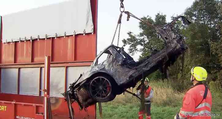 Vader en zoon verbranden in 911 GT3 over de grens in Duitsland