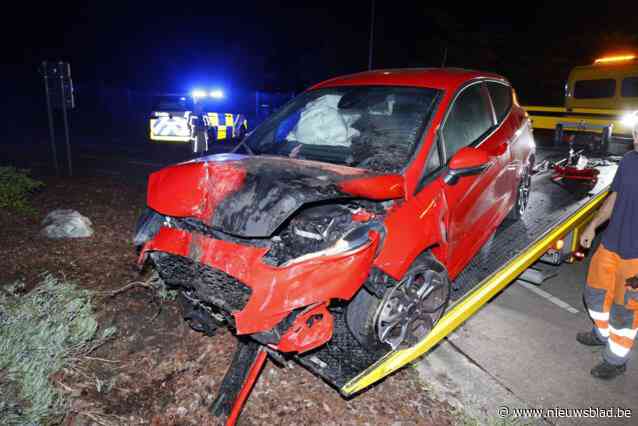 Niet eerste keer dat auto osteopathiepraktijk in Zonhoven ramt: “Hadden we niet snel geblust dan stond ons huis in brand”