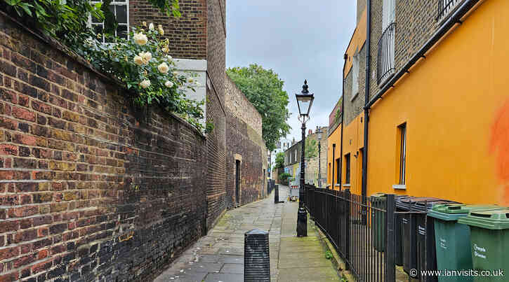 London’s Alleys: Falkland Place, NW5