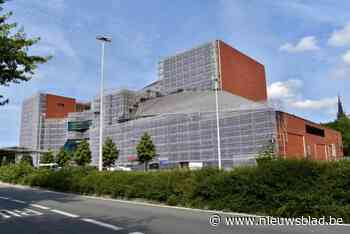 Foto van 2.300 (!) vierkante meter op westgevel van Concertgebouw