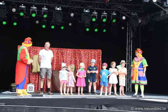 Pipo en Pipette haalden nog een laatste keer alles uit de kast op dorpsfeesten in Bogaarden: “We voelen zoveel dankbaarheid”